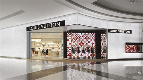 louis vuitton utc mall|louis vuitton fashion show mall.